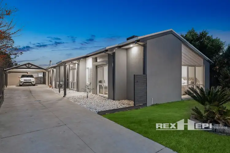 Main view of Homely house listing, 32 Garnet Close, Narre Warren VIC 3805