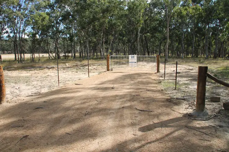 2B Geyers Road, Tenterfield NSW 2372