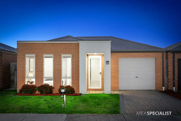 43 Calais Circuit, Cranbourne West VIC 3977