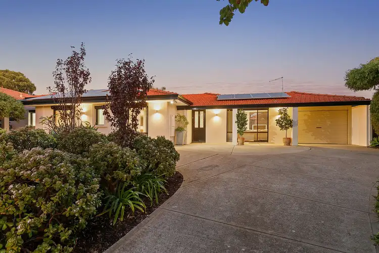 7 Galant Close, Kallaroo WA 6025