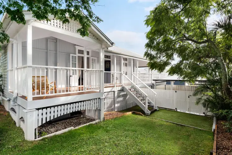 53 Macrossan Avenue, Norman Park QLD 4170