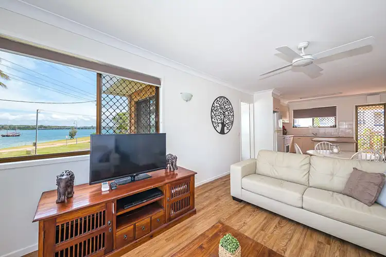 Fifth view of Homely unit listing, 2/203 Welsby Parade, Bongaree QLD 4507