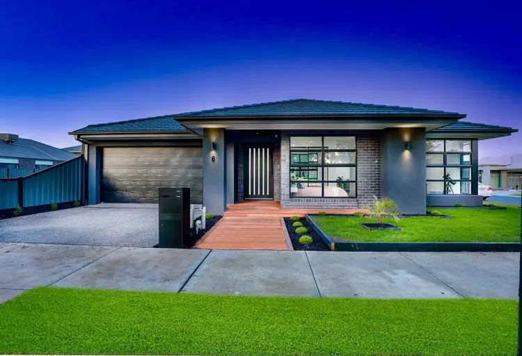 6 Cudgerie Close, Craigieburn VIC 3064