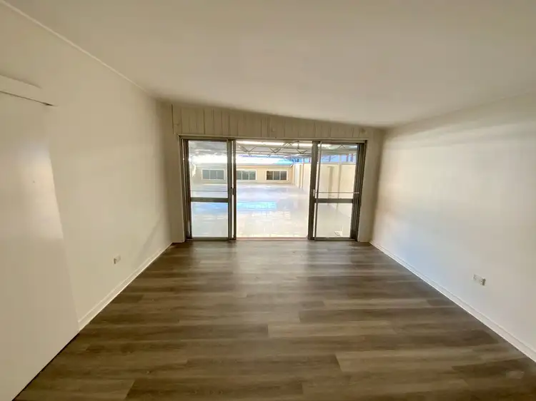 208-212 Victoria Street.