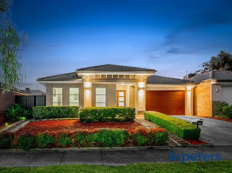 33 Bonneville Parade, Pakenham VIC 3810