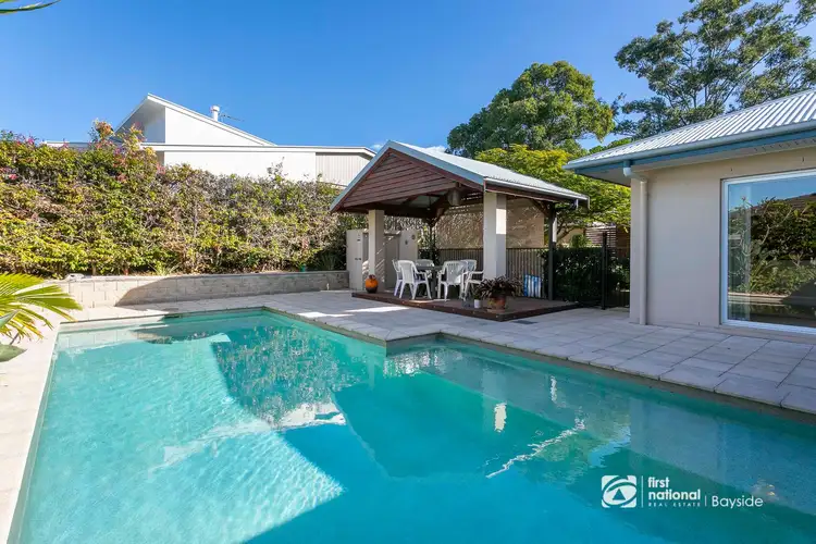 18 Riseborough Terrace, Cleveland QLD 4163