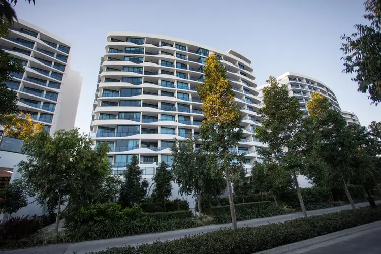 4208/5 Harbour Side Court, Biggera Waters QLD 4216
