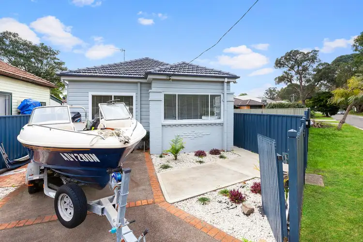 7 Selwyn Street, Mayfield East NSW 2304