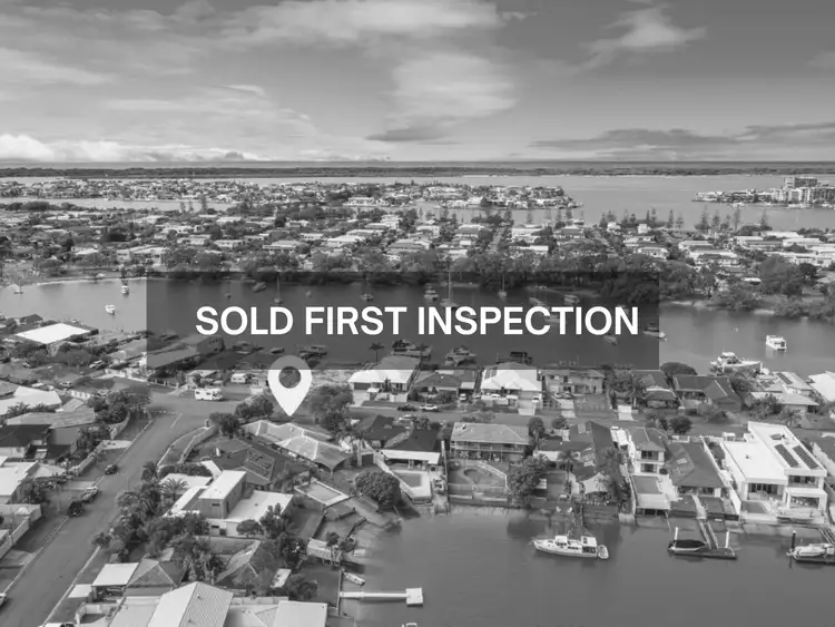 22 Lindsay Parade, Paradise Point QLD 4216