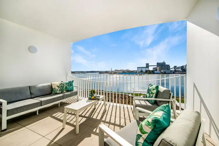 305/21 Honeysuckle Drive, Newcastle NSW 2300