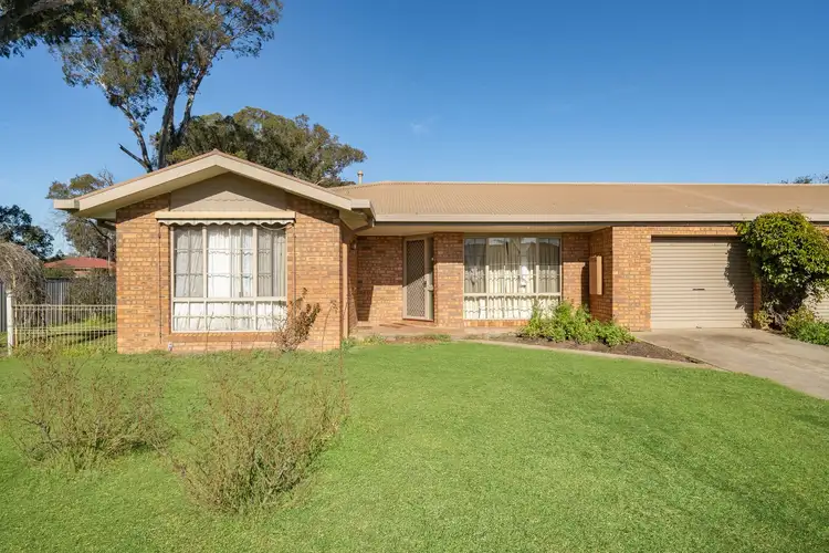 1/42 Crusoe Road, Kangaroo Flat VIC 3555