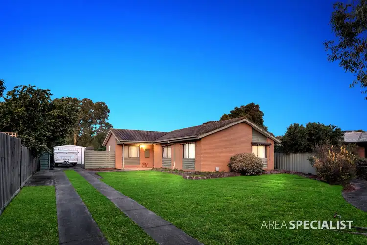 2 Oxley Court, Cranbourne North VIC 3977