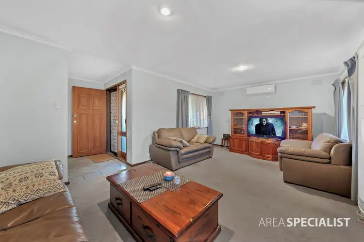 Second view of Homely house listing, 2 Oxley Court, Cranbourne North VIC 3977