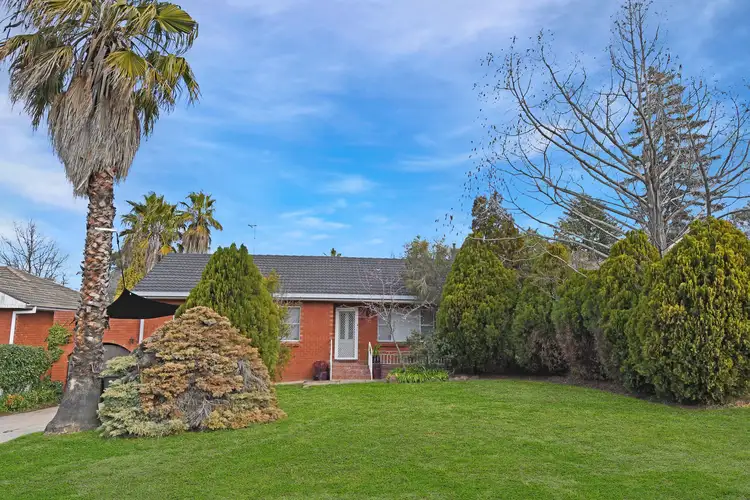 10 Isaacs Street, West Bathurst NSW 2795