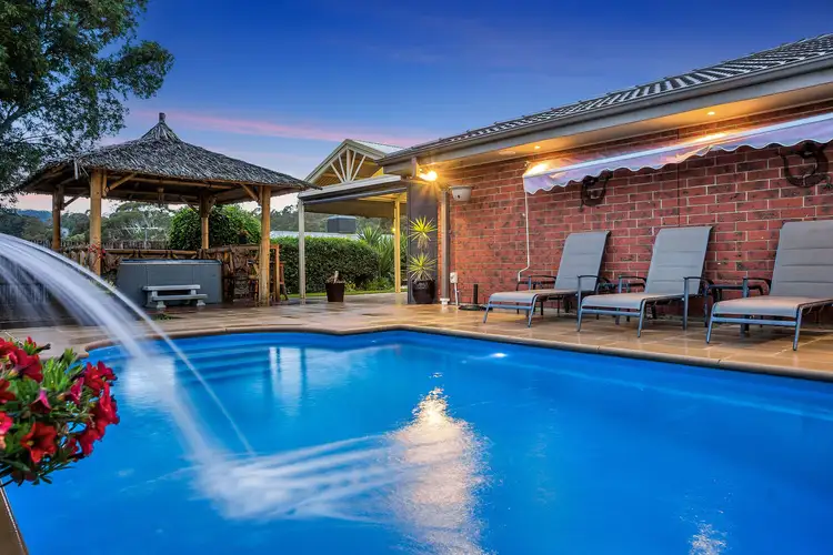 14 Stirling Avenue, Aberfoyle Park SA 5159