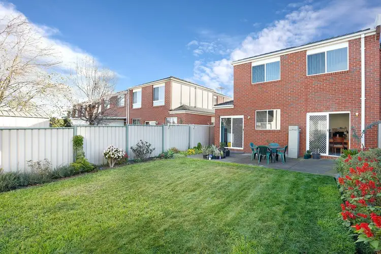 Sixth view of Homely house listing, 10 Japonica Court, Cairnlea VIC 3023
