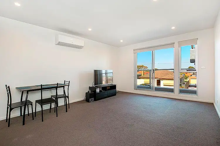 Third view of Homely apartment listing, 3/6 Hotham Road, Niddrie VIC 3042