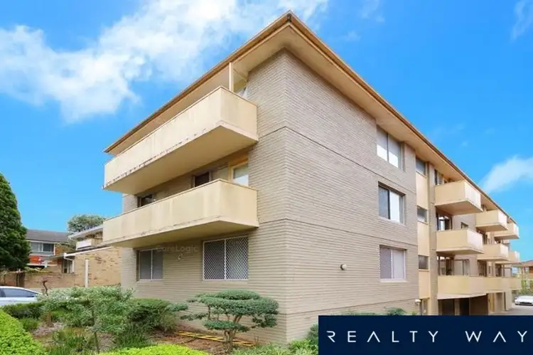 2/42 The Avenue, Hurstville NSW 2220
