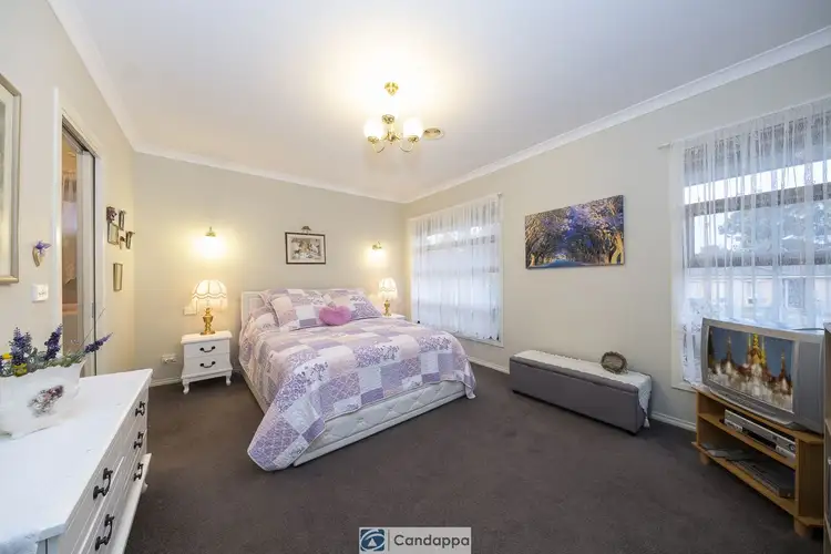 Fifth view of Homely house listing, 2 Eucalypt Court, Drouin VIC 3818