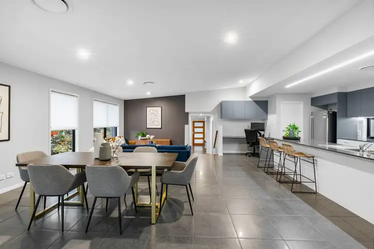 4 Power Lane, Norman Park QLD 4170