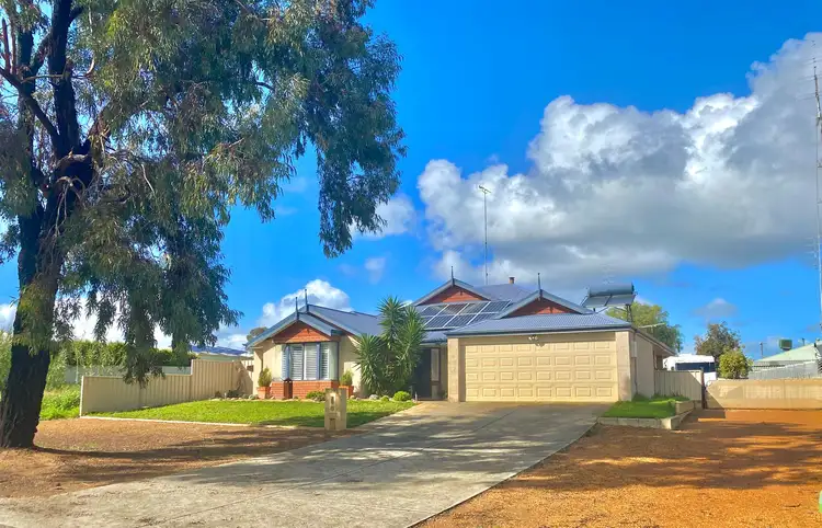 35 McDowell Street, Waroona WA 6215