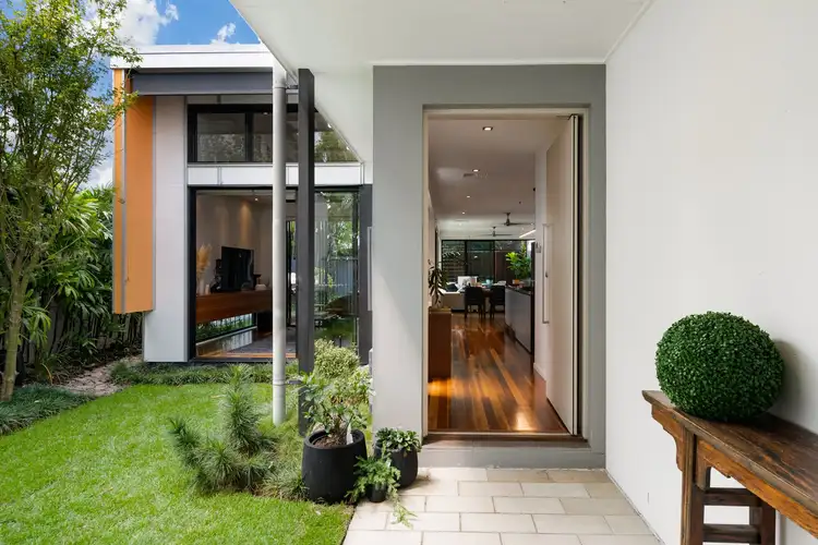 37 Shore Crescent, Bulimba QLD 4171