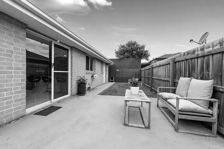 2/45 George Street, St Albans VIC 3021