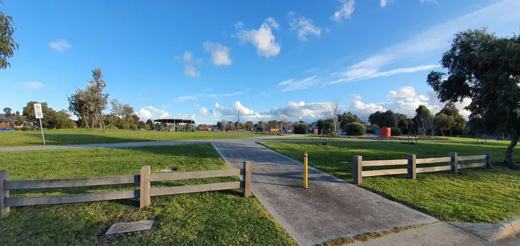 Fifth view of Homely house listing, 8 Bonnell Grove, Cranbourne East VIC 3977
