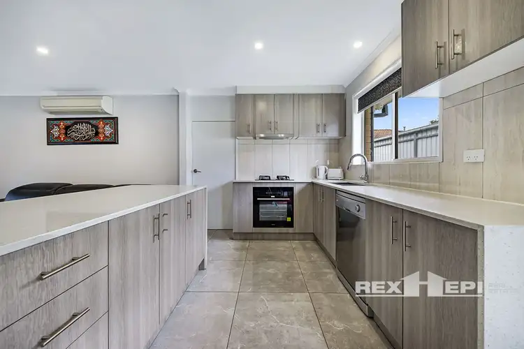 Fourth view of Homely house listing, 2 Drysdale Court, Hampton Park VIC 3976