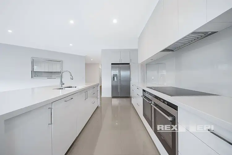 Fifth view of Homely house listing, 4 Manorlord Place, Narre Warren South VIC 3805