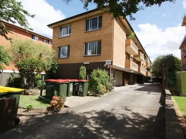1/9 Acacia Street, Cabramatta NSW 2166