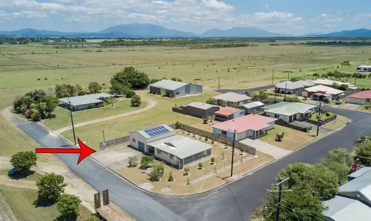 2 Schmidt Street, Etty Bay QLD 4858