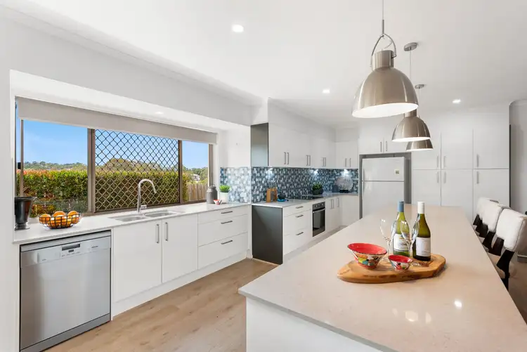 5 Cheviot Place, Sinnamon Park QLD 4073