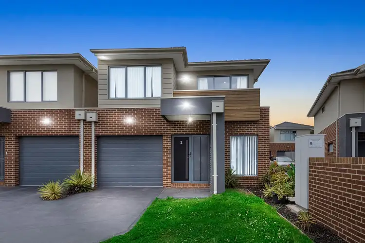 2/8 Helen Street, St Albans VIC 3021