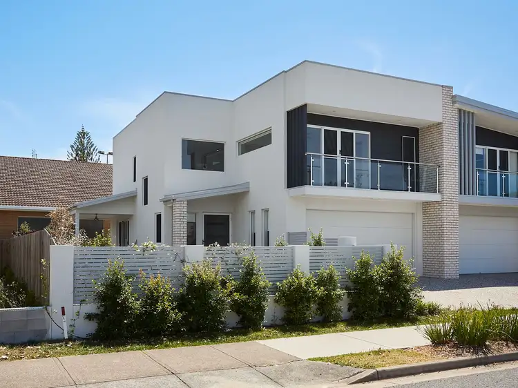 Main view of Homely semi-detached listing, 25A Via Roma, Isle Of Capri QLD 4217