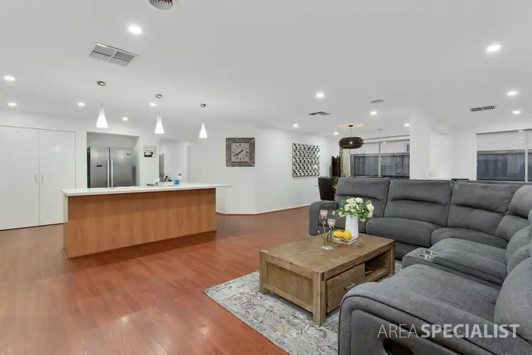 Fifth view of Homely house listing, 9 Flametree Circuit, Cranbourne VIC 3977
