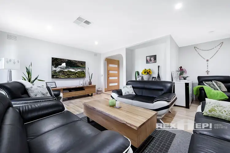Second view of Homely house listing, 7 Fulham Court, Endeavour Hills VIC 3802