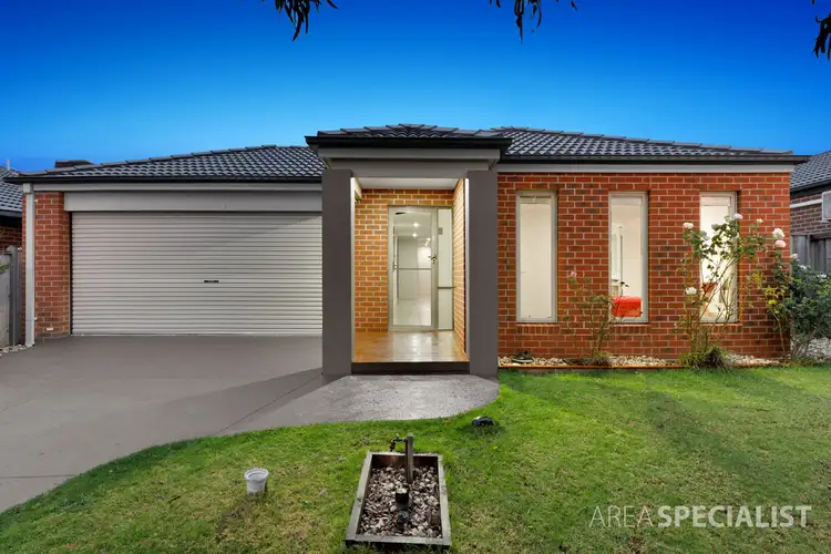 27 Valencia Circuit, Cranbourne VIC 3977