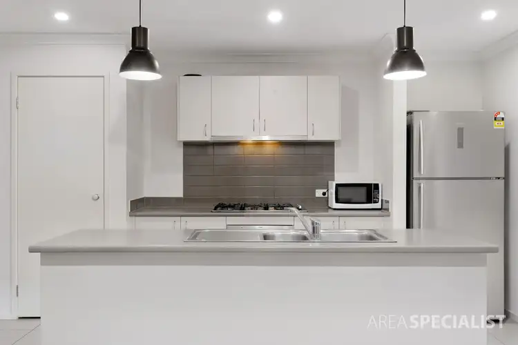 Fifth view of Homely house listing, 27 Valencia Circuit, Cranbourne VIC 3977
