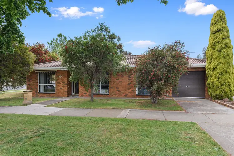 97 Neale Street, Flora Hill VIC 3550