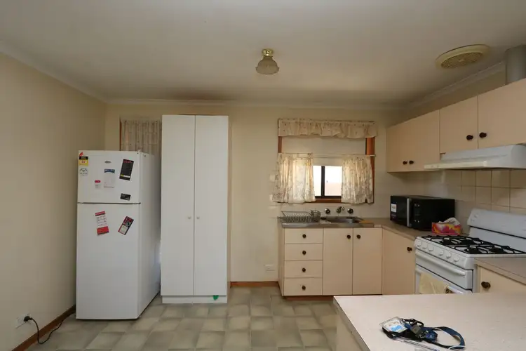 Fifth view of Homely unit listing, 2/11 Jean Street, Maryborough VIC 3465