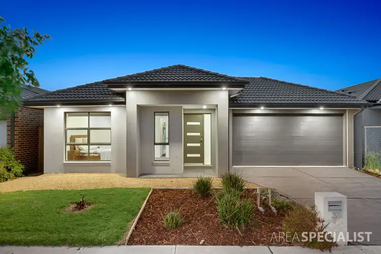 33 Pepper Street, Cranbourne East VIC 3977
