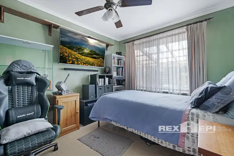 Sixth view of Homely house listing, 8 Dulnain Close, Hampton Park VIC 3976