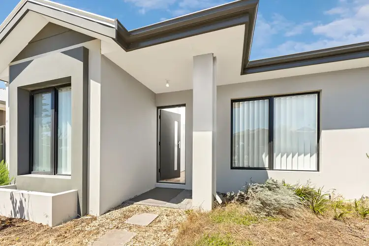 11 Roulettes Parade, Clarkson WA 6030