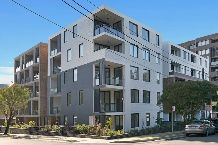 43-45 Loftus Crescent