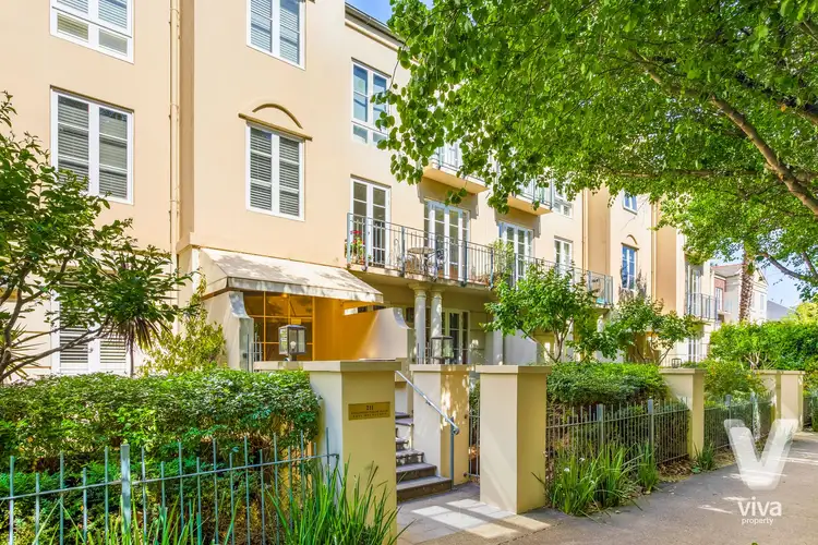 61/211 Wellington Parade South, East Melbourne VIC 3002