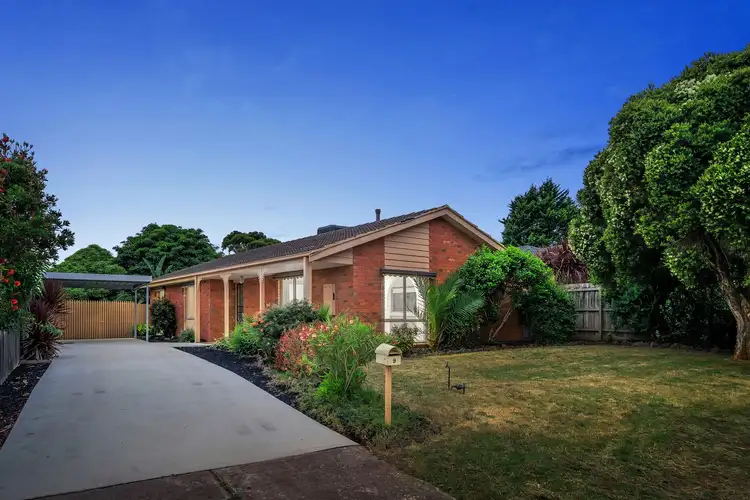 9 Bligh Close, Cranbourne North VIC 3977