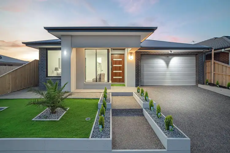 32 Trijena Avenue, Mickleham VIC 3064