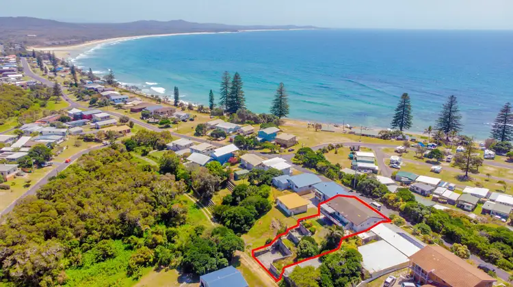 136 Ocean Road, Brooms Head NSW 2463