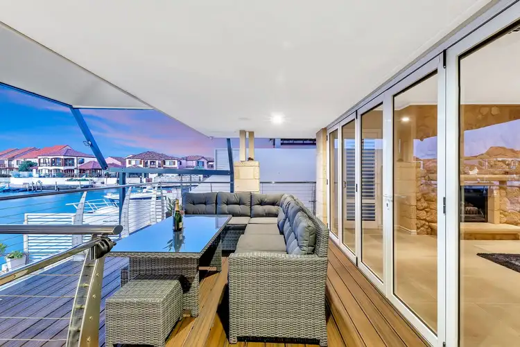7 Bluewater Retreat, Wannanup WA 6210